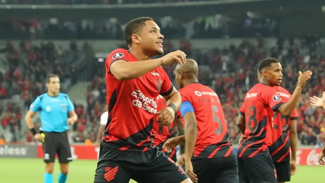 Libertadores: Furacão depena o Galo, que segura a lanterna do Grupo G Libertadores: Furacão depena o Galo, que segura a lanterna do Grupo G