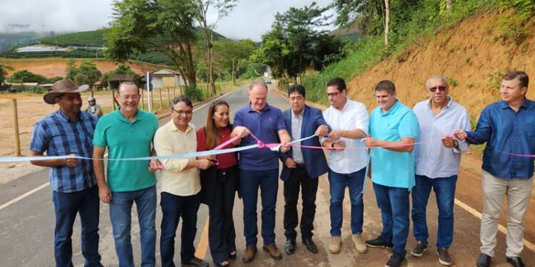 Governador inaugura obras de pavimentação asfáltica em Brejetuba
