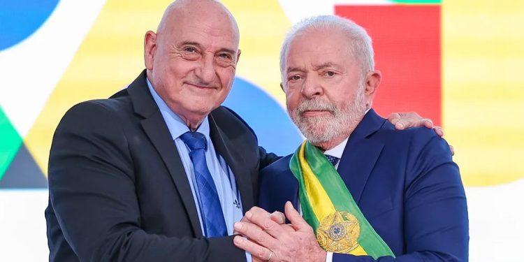 Queda de ministro será usada por bolsonaristas para acusar governo Lula de envolvimento em atos golpistas Queda de ministro será usada por bolsonaristas para acusar governo Lula de envolvimento em atos golpistas