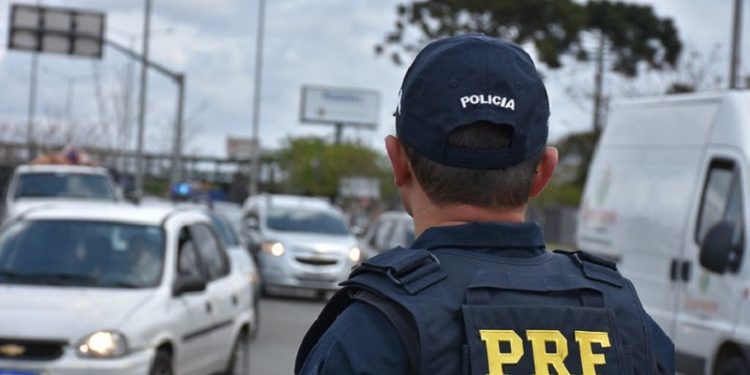 Feriado de Tiradentes é marcado pelo excesso de velocidade em rodovias federias no Espírito Santo Feriado de Tiradentes é marcado pelo excesso de velocidade em rodovias federias no Espírito Santo