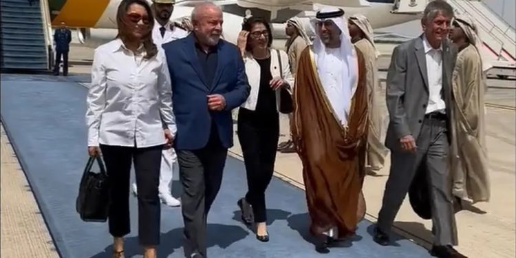 Depois da China, Lula chega aos Emirados Árabes neste sábado, 15