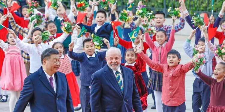 Lula: ‘Ninguém vai proibir que o Brasil  aprimore sua relação com a China’