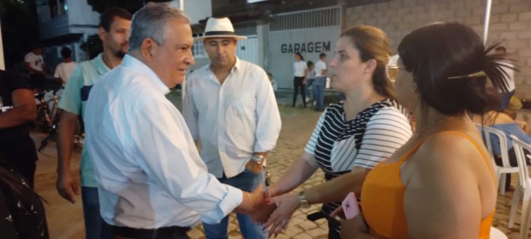 Engenheira promete asfalto pronto em menos de 30 dias no Campo Novo