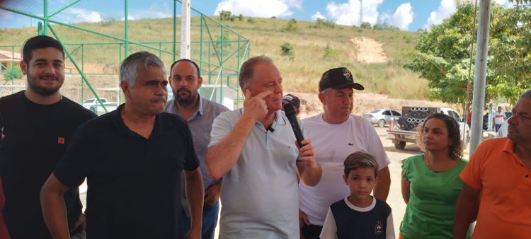 Casagrande promete visitar Barra de São Francisco quando começar obra de pavimentação da ES-320