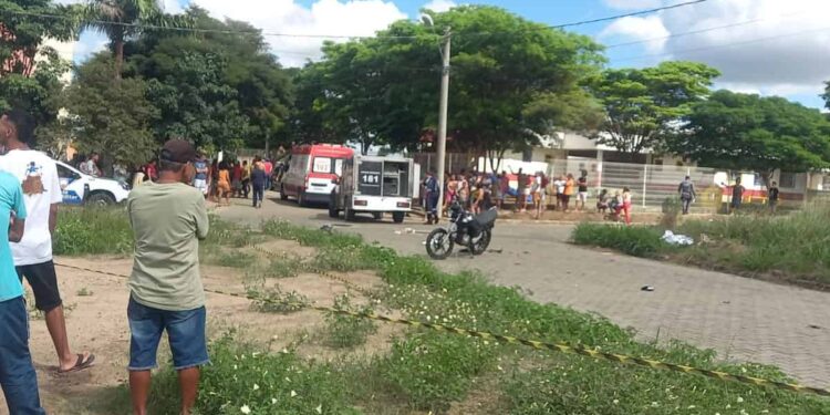 Casal de moto morre após colidir com caminhão em Nova Venécia Casal de moto morre após colidir com caminhão em Nova Venécia