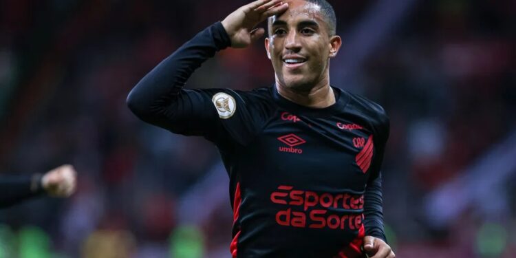 Furacão derruba o Colorado e sobe para a 4ª posição no Brasileiro