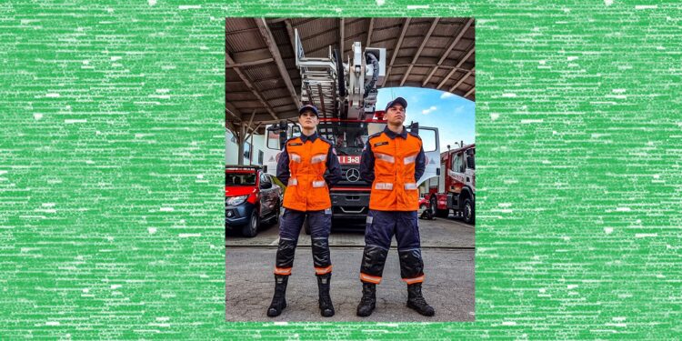 Corpo de Bombeiros Militar  inicia uso de novos uniformes