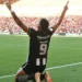 Flamengo perde mais uma e Botafogo e assume liderança do Brasileirão Flamengo perde mais uma e Botafogo e assume liderança do Brasileirão