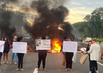 Manifestantes liberam a BR-101 em Viana, após protesto por causa dos acidentes