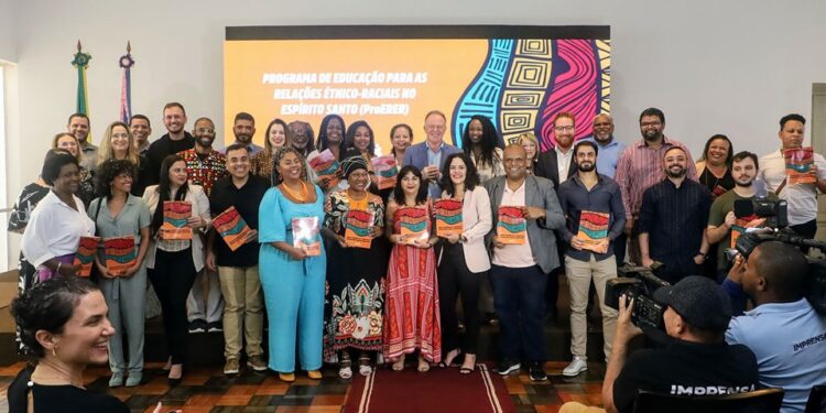 Governo institui Programa de Educação para Relações Étnico-Raciais no Estado Governo institui Programa de Educação para Relações Étnico-Raciais no Estado