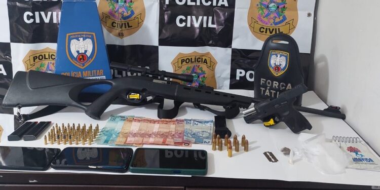 Cinco pessoas detidas com armas, drogas e munições na Operação Alcebíades em Montanha