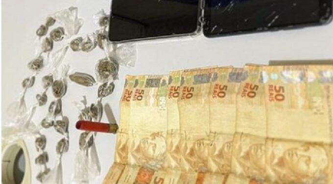 Estudante é apreendida com drogas e munição dentro de casa em Ecoporanga