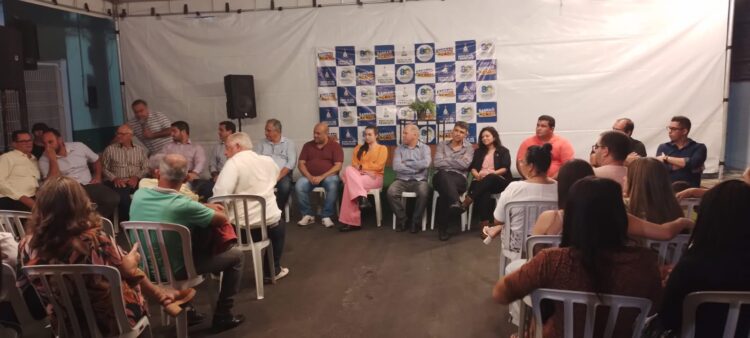 Enivaldo quer fazer mais 90 mil metros quadrados de asfalto no município até junho de 2024