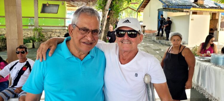 Com a presença do prefeito Enivaldo, feijoada em prol do Espaço Integrar lotou o Clube Rei Pelé