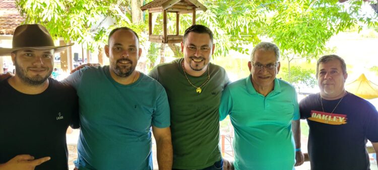 Com a presença do prefeito Enivaldo, feijoada em prol do Espaço Integrar lotou o Clube Rei Pelé