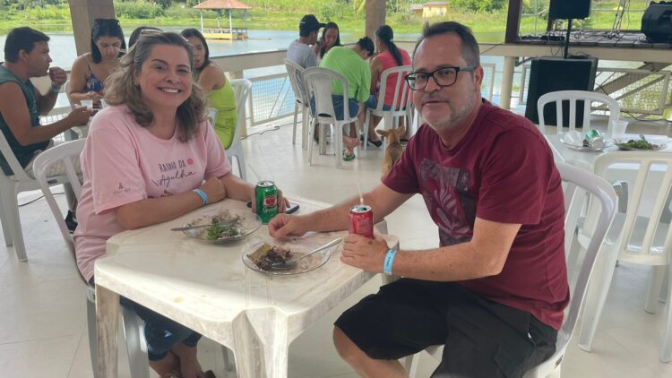 Com a presença do prefeito Enivaldo, feijoada em prol do Espaço Integrar lotou o Clube Rei Pelé