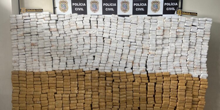 Polícia Civil apreende uma tonelada de maconha em Guarapari e 30 kg de crack em Ibatiba, no Sul do ES