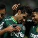 Palmeiras goleia o Grêmio e dorme na liderança do Brasileirão