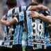 Grêmio bate o Coritiba, afunda rival no Z-4 e assume a vice-liderança da Série A