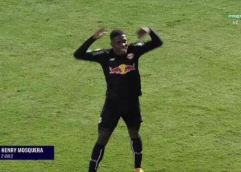 Bragantino mete 4 no Flamengo  e sobe para 9º no Brasileirão