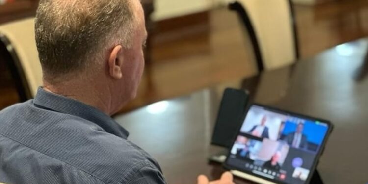 Casagrande comemora contrato para projetos de duplicação da BR-262 até a divisa com Minas
