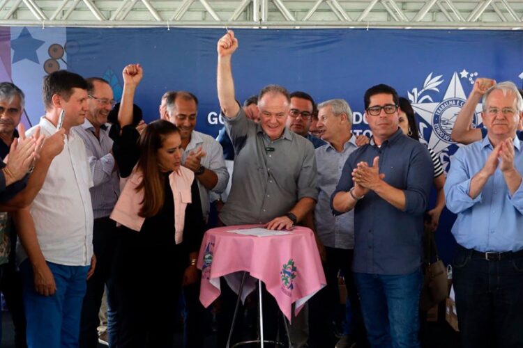 Governo do Estado inaugura obras de calçamento rural e novo Creas de Itarana