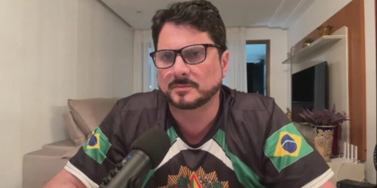 Senador Marcos do Val protocola atestado médico para não depor na PF Senador Marcos do Val protocola atestado médico para não depor na PF