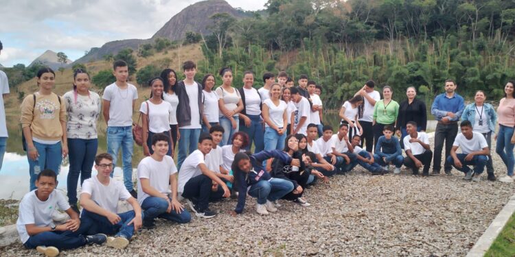 Contek e Semas plantam 535 mudas de  essências nativas na Barragem Everaldo Bianquini