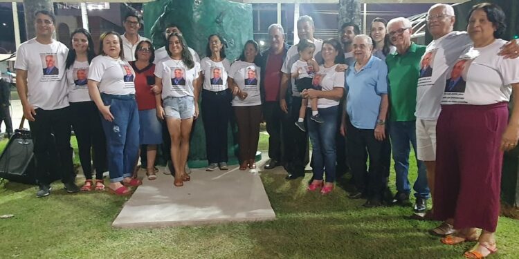 Com a presença de familiares e Maçonaria, Enivaldo inaugura o monumento a Arlindo Pinto da Costa Com a presença de familiares e Maçonaria, Enivaldo inaugura o monumento a Arlindo Pinto da Costa