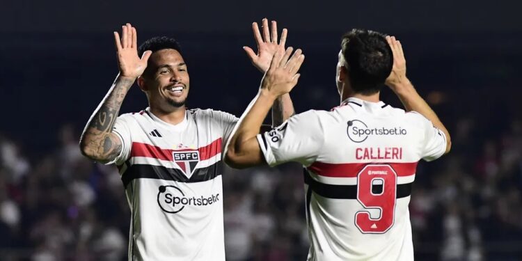 São Paulo goleia o Tolima e se garante na próxima fase da Sul-Americana São Paulo goleia o Tolima e se garante na próxima fase da Sul-Americana