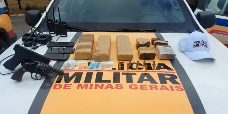 Operação policial prende em Governador Valadares, traficantes de Mantena com mais de 4 kg de maconha