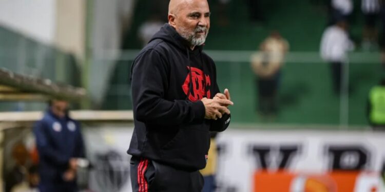 Preparador físico é  demitido e Sampaoli fica no Flamengo