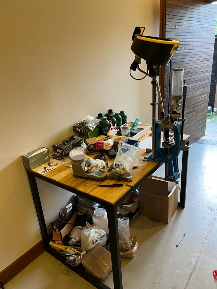 Operação contra adulteração de combustíveis no ES fecha postos  e encontra verdadeiro arsenal