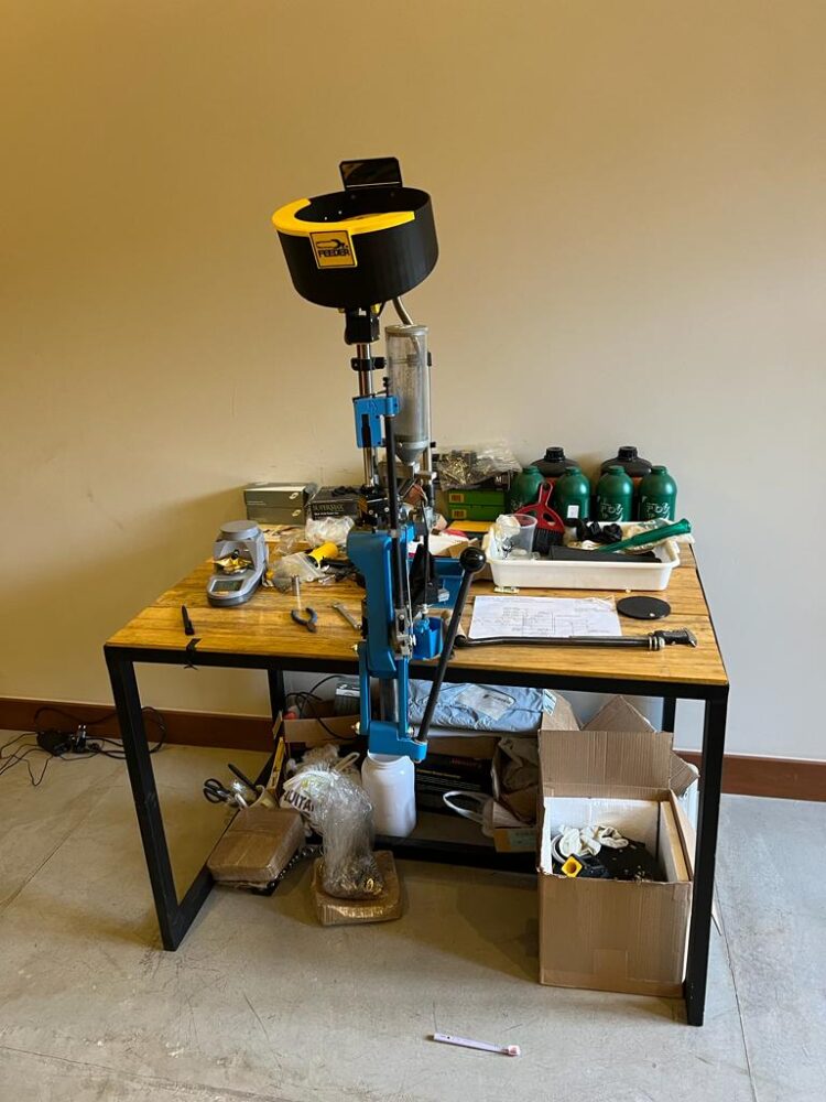 Operação contra adulteração de combustíveis no ES fecha postos  e encontra verdadeiro arsenal