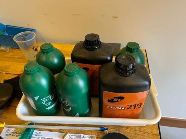 Operação contra adulteração de combustíveis no ES fecha postos  e encontra verdadeiro arsenal