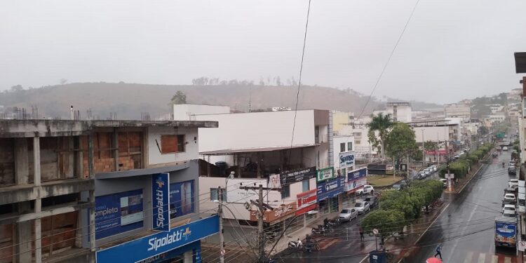 Frente fria chega à Região Noroeste do ES e tempo fica nublado e chuvoso