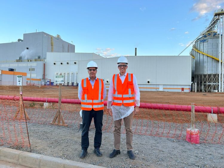 Mazinho visita obras da Olam Coffee junto com o vice-governador Ricardo Ferraço