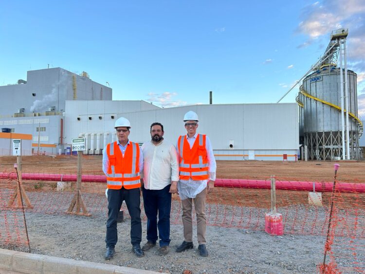 Mazinho visita obras da Olam Coffee junto com o vice-governador Ricardo Ferraço