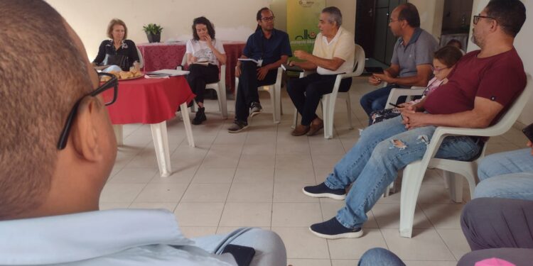 Equipe interministerial do Governo Federal percorre municípios atingidos pelo rompimento da barragem de Mariana Equipe interministerial do Governo Federal percorre municípios atingidos pelo rompimento da barragem de Mariana
