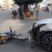 Motoqueiro bate em Corolla no centro de Barra de São Francisco e vai para o hospital Motoqueiro bate em Corolla no centro de Barra de São Francisco e vai para o hospital