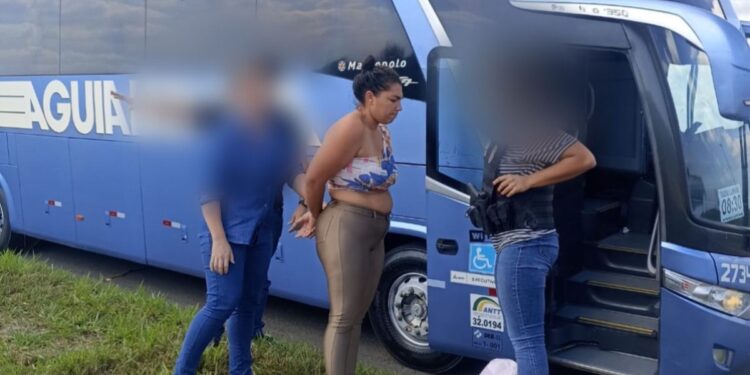 Operação policial prende mulher com mais de um quilo de cocaína em Sooretama Operação policial prende mulher com mais de um quilo de cocaína em Sooretama