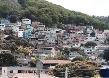 Depois de cinco mortos em confronto, policiamento é reforçado em morro de Vitória