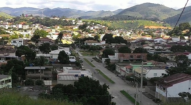 Adolescentes matam idoso em situação de rua a facadas em bairro de Mantena Adolescentes matam idoso em situação de rua a facadas em bairro de Mantena