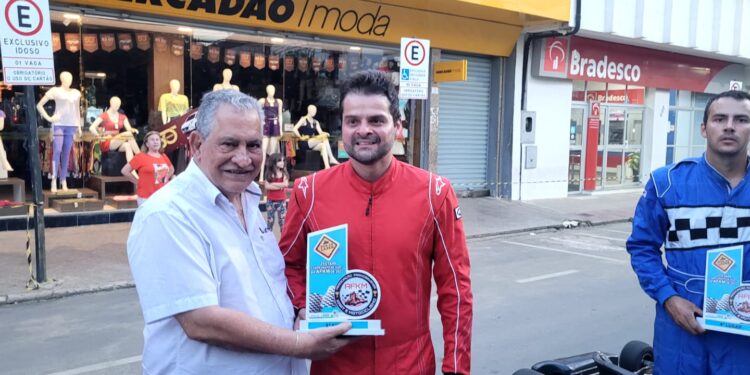 Bruno Veiga vence mais uma etapa do Campeonato Municipal de Kart Bruno Veiga vence mais uma etapa do Campeonato Municipal de Kart
