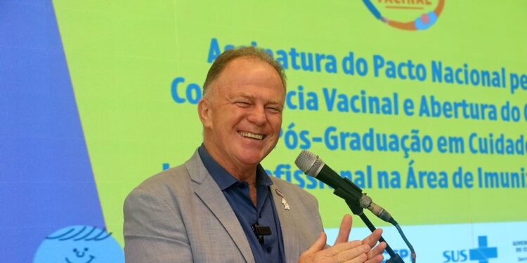 Espírito Santo assina Pacto Nacional pela Consciência Vacinal Espírito Santo assina Pacto Nacional pela Consciência Vacinal