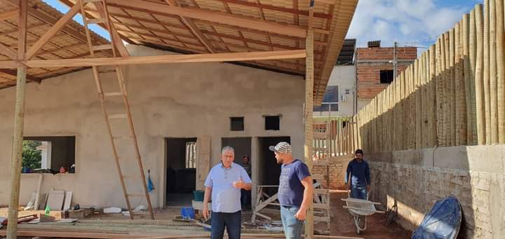 Praça Floro Lima, na Vila Landinha, está quase pronta e deve ser entregue no aniversário da cidade
