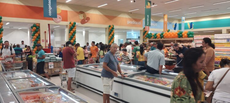 Nova rede de supermercados acirra concorrência e beneficia consumidor em Barra de São Francisco