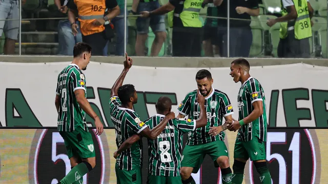 Brasileirão: América-MG vence o Santos e Cruzeiro fica no empate com o Bragantino Brasileirão: América-MG vence o Santos e Cruzeiro fica no empate com o Bragantino