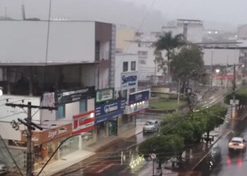 Água Doce do Norte, Ecoporanga e Barra de São Francisco recebem alerta de chuva forte e ventos de até 60 km/h