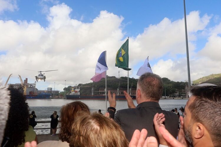 Desfile Cívico-Militar reúne mais de 10 mil pessoas em Vitória
